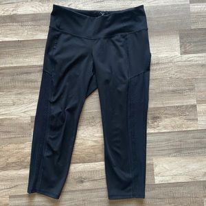 Women’s Size Medium High-waisted Capri Leggings